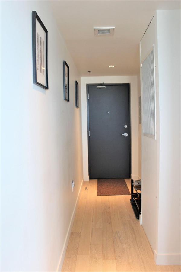 Luxury Skyline Condo In Downtown Free 24/7 Parking Winnipeg Exterior photo