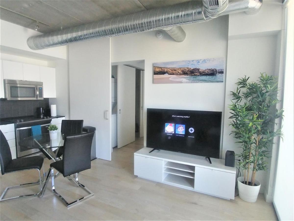 Luxury Skyline Condo In Downtown Free 24/7 Parking Winnipeg Exterior photo