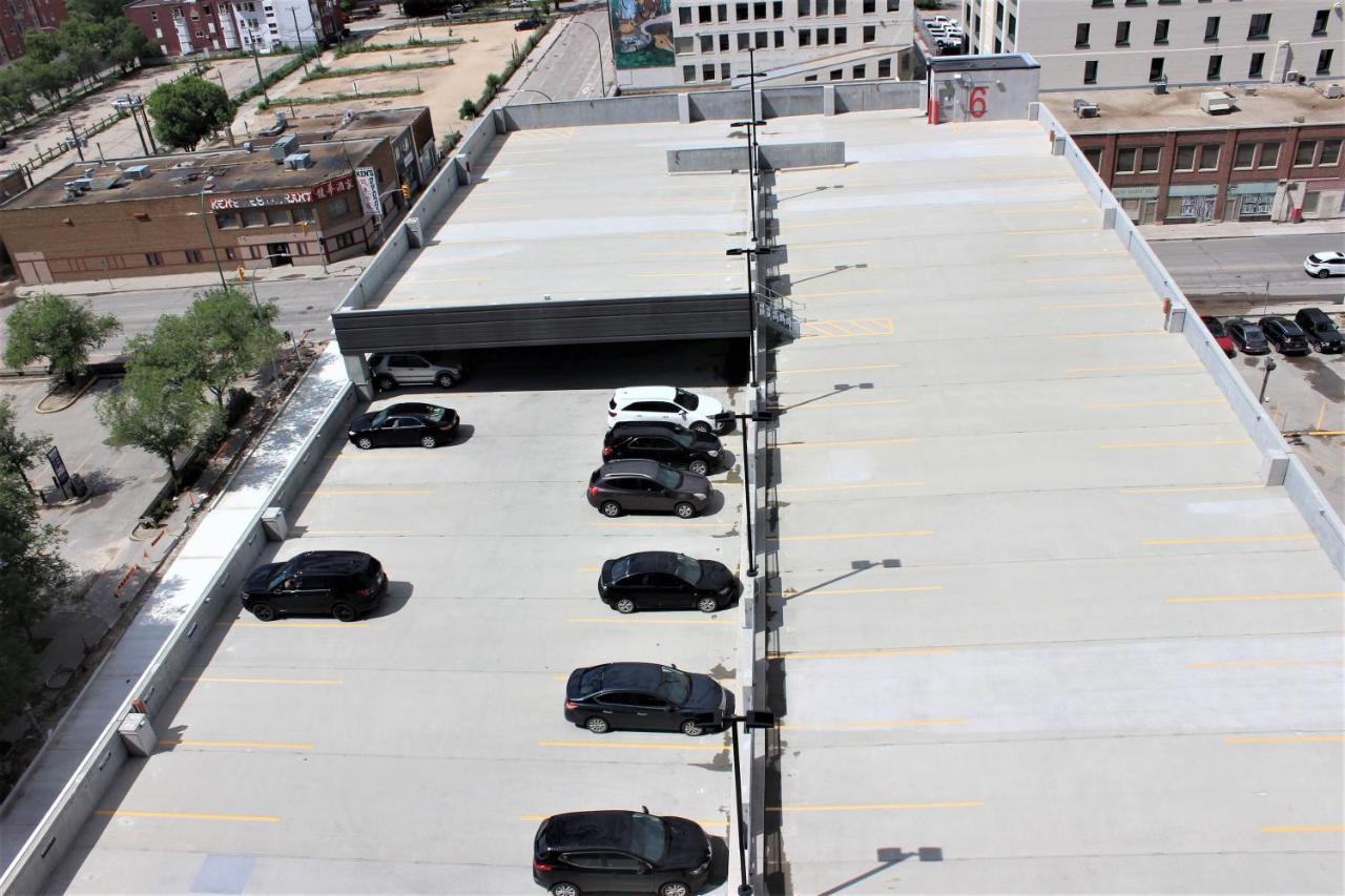 Luxury Skyline Condo In Downtown Free 24/7 Parking Winnipeg Exterior photo